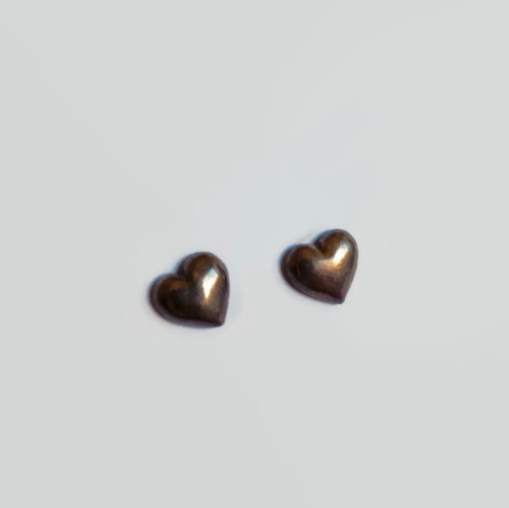 5/$20 - Silver Heart Studs
